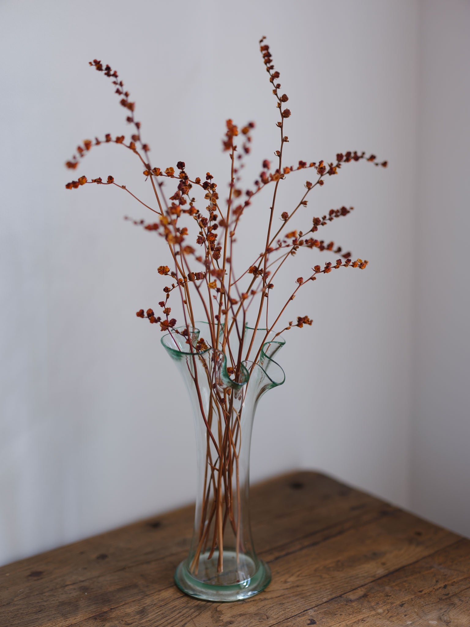 Vintage 1980s Glass Vase - Green Hue with Handkerchief Rim