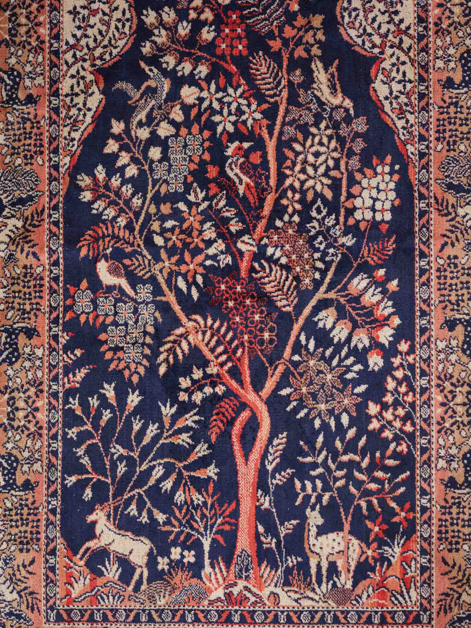Exquisite rug with deer and birds