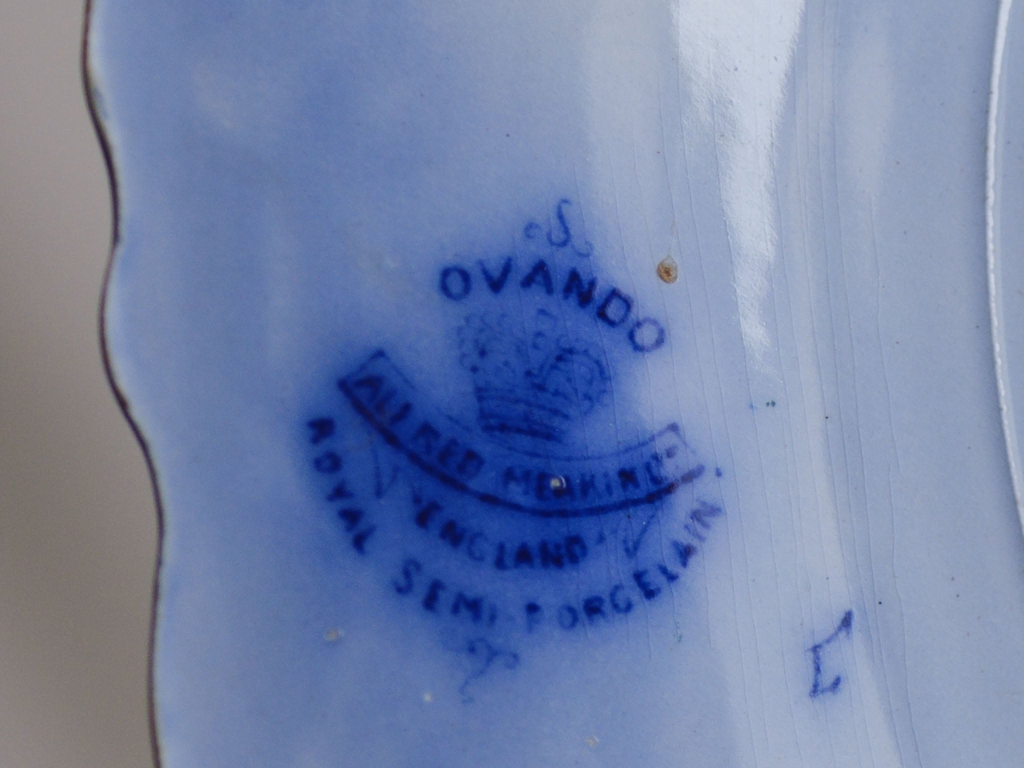 Antique Alfred Meakin 'Ovando' Flow Blue Part Dinner Service (13 Pieces)