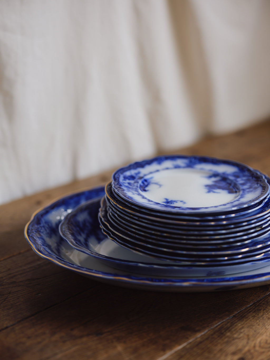Antique Alfred Meakin 'Ovando' Flow Blue Part Dinner Service (13 Pieces)