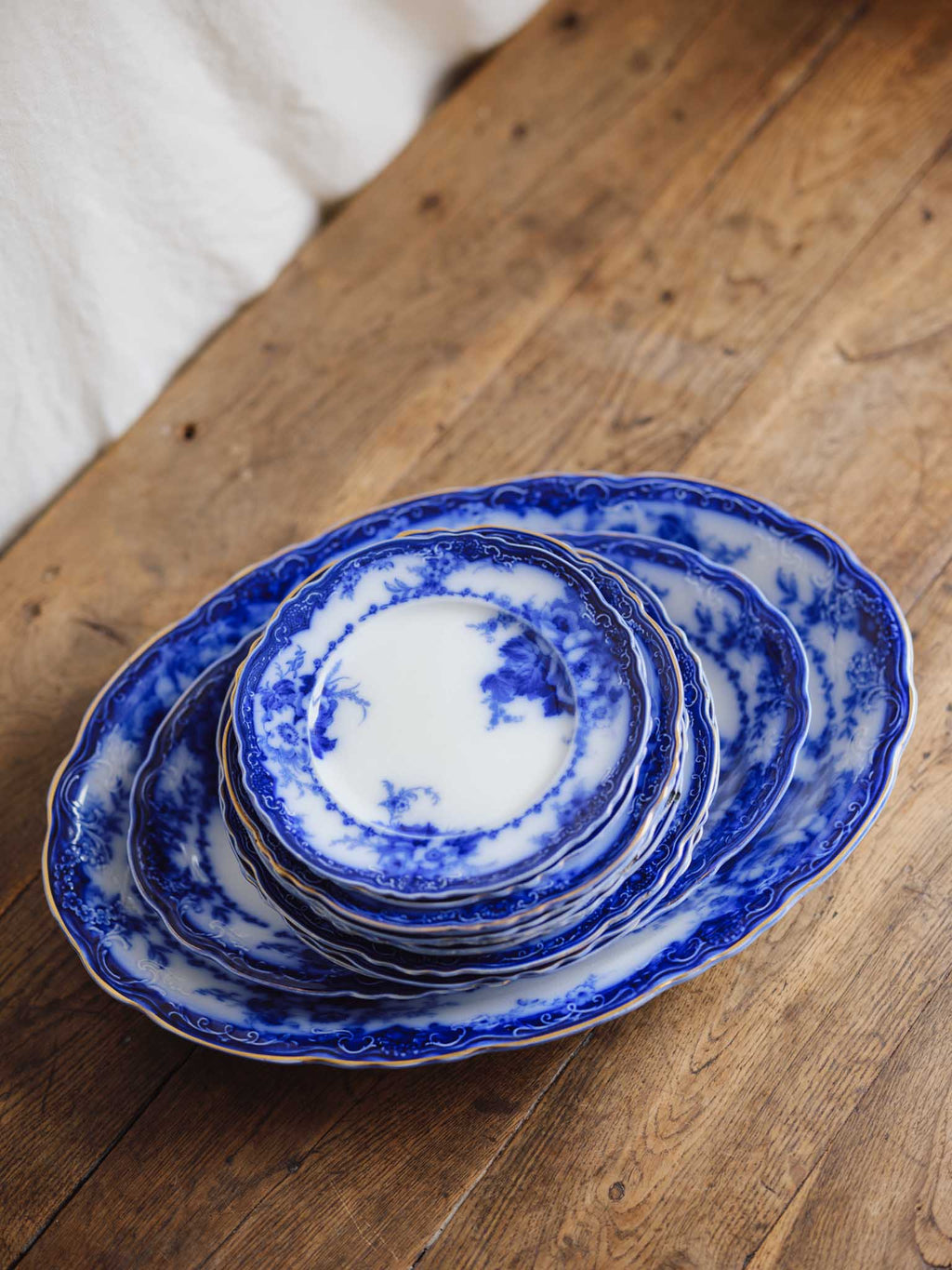 Antique Alfred Meakin 'Ovando' Flow Blue Part Dinner Service (13 Pieces)