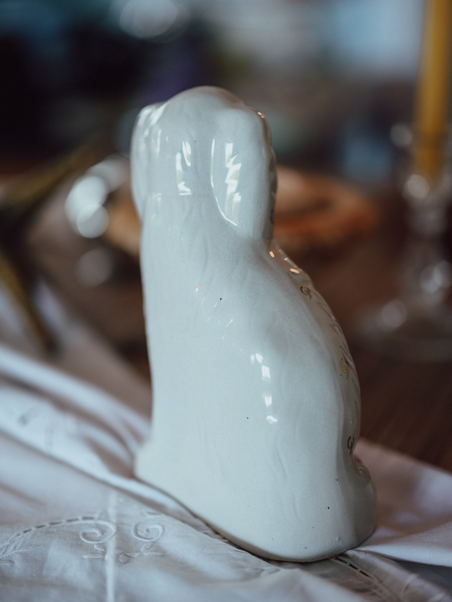 Vintage Staffordshire Spaniel Dog Figurine | Gold & White (23cm)