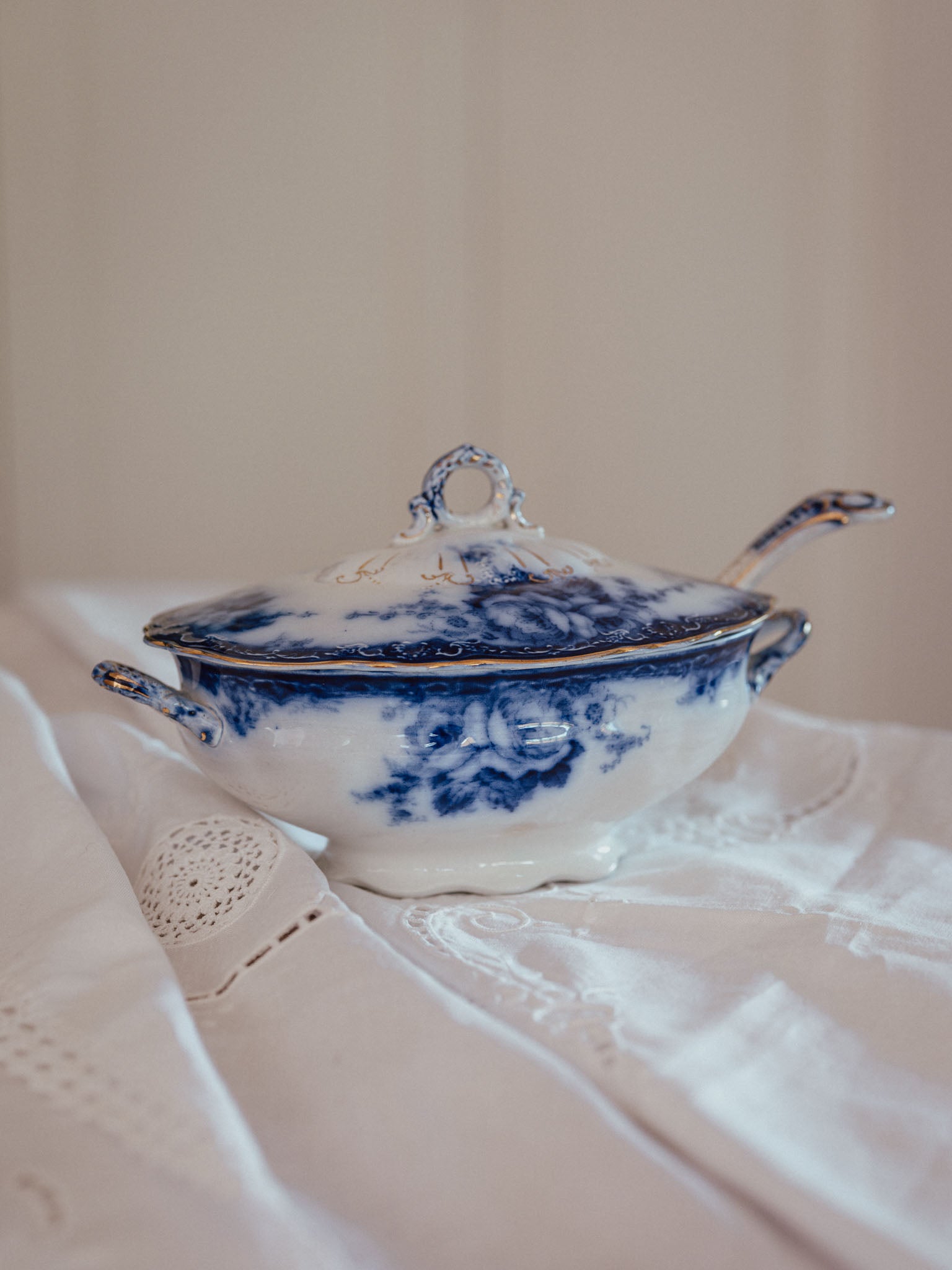 Antique Alfred Meakin "Ovando" Flow Blue Tureen & Ladle
