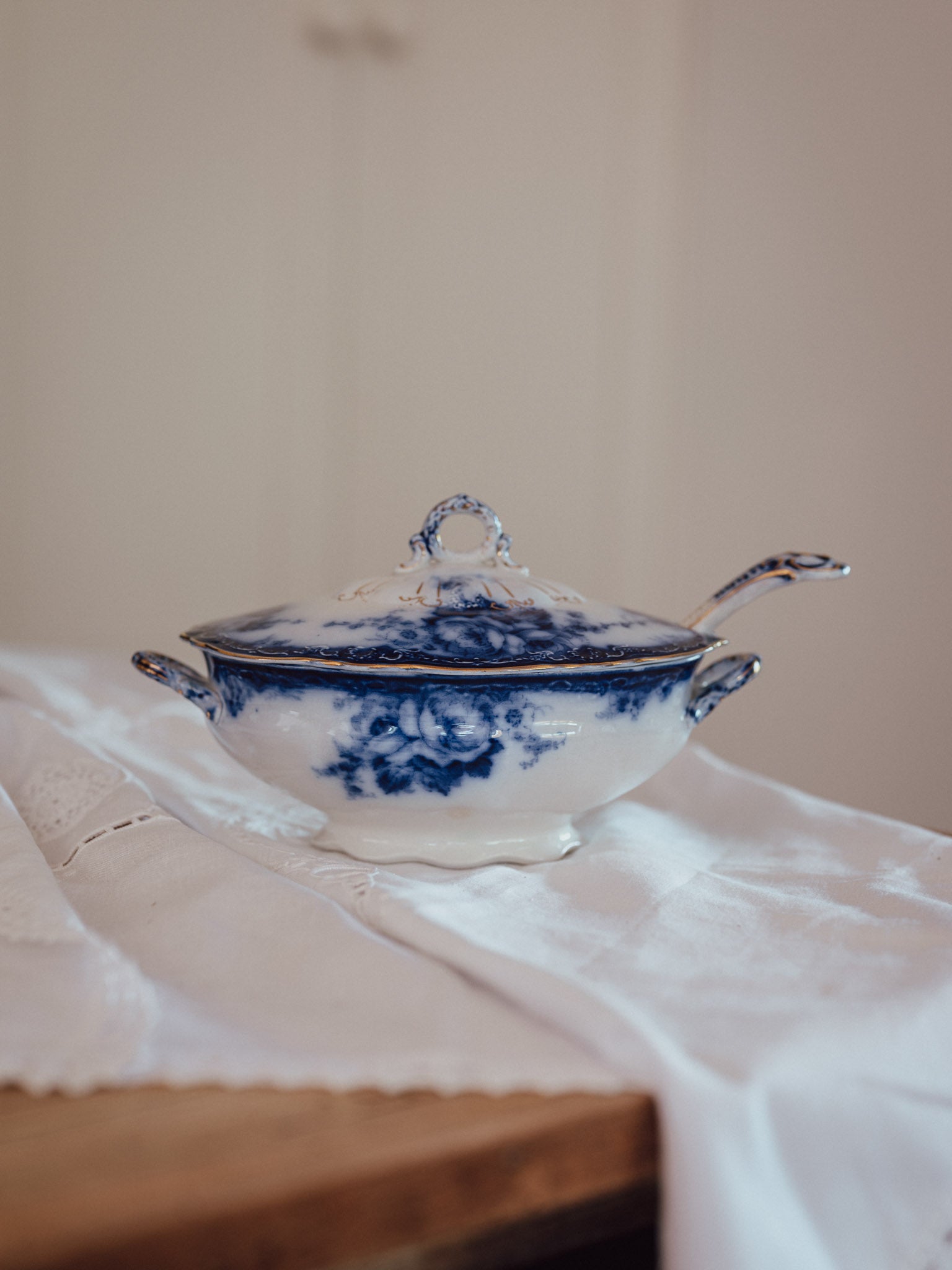 Antique Alfred Meakin "Ovando" Flow Blue Tureen & Ladle