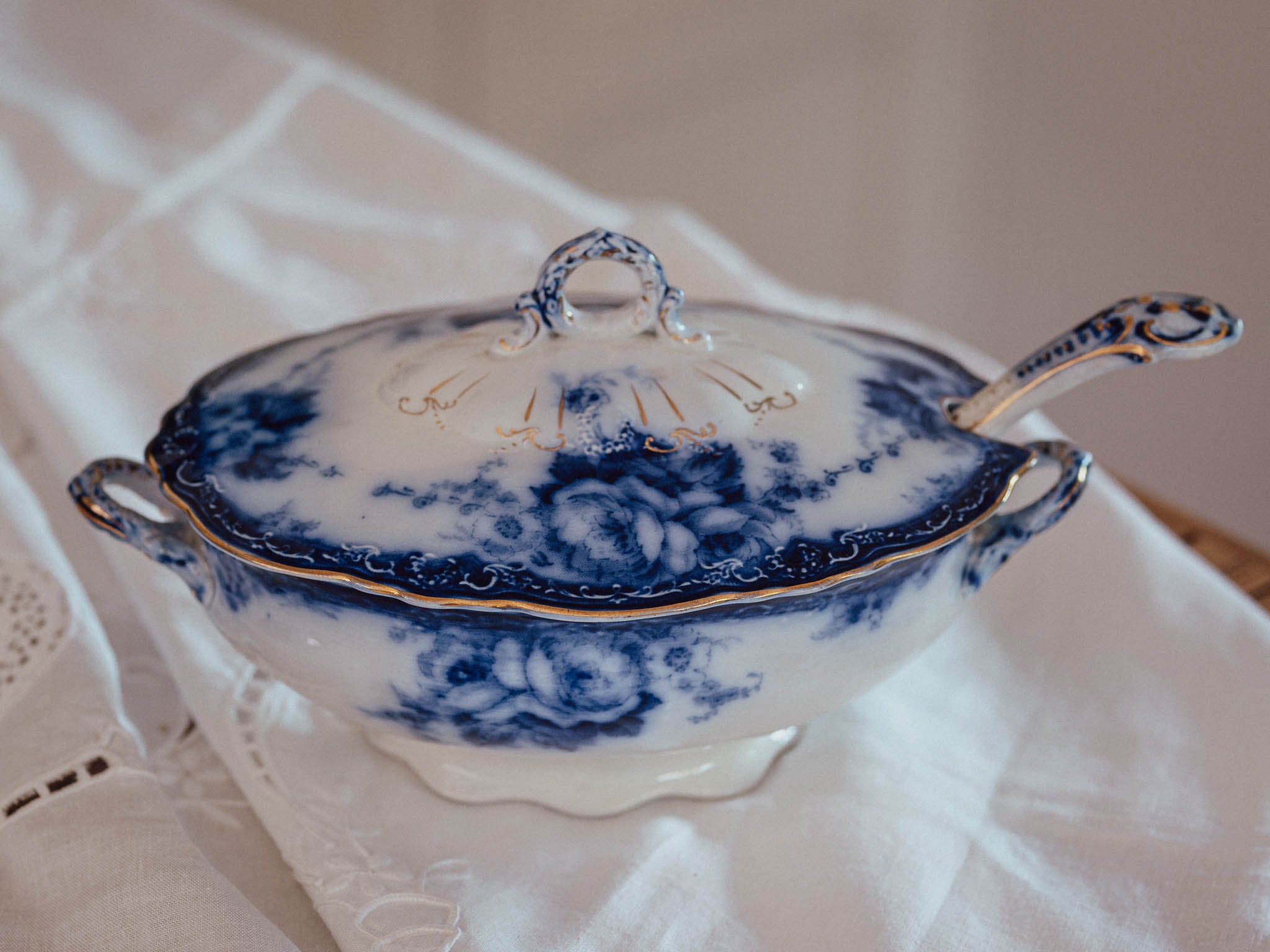 Antique Alfred Meakin "Ovando" Flow Blue Tureen & Ladle