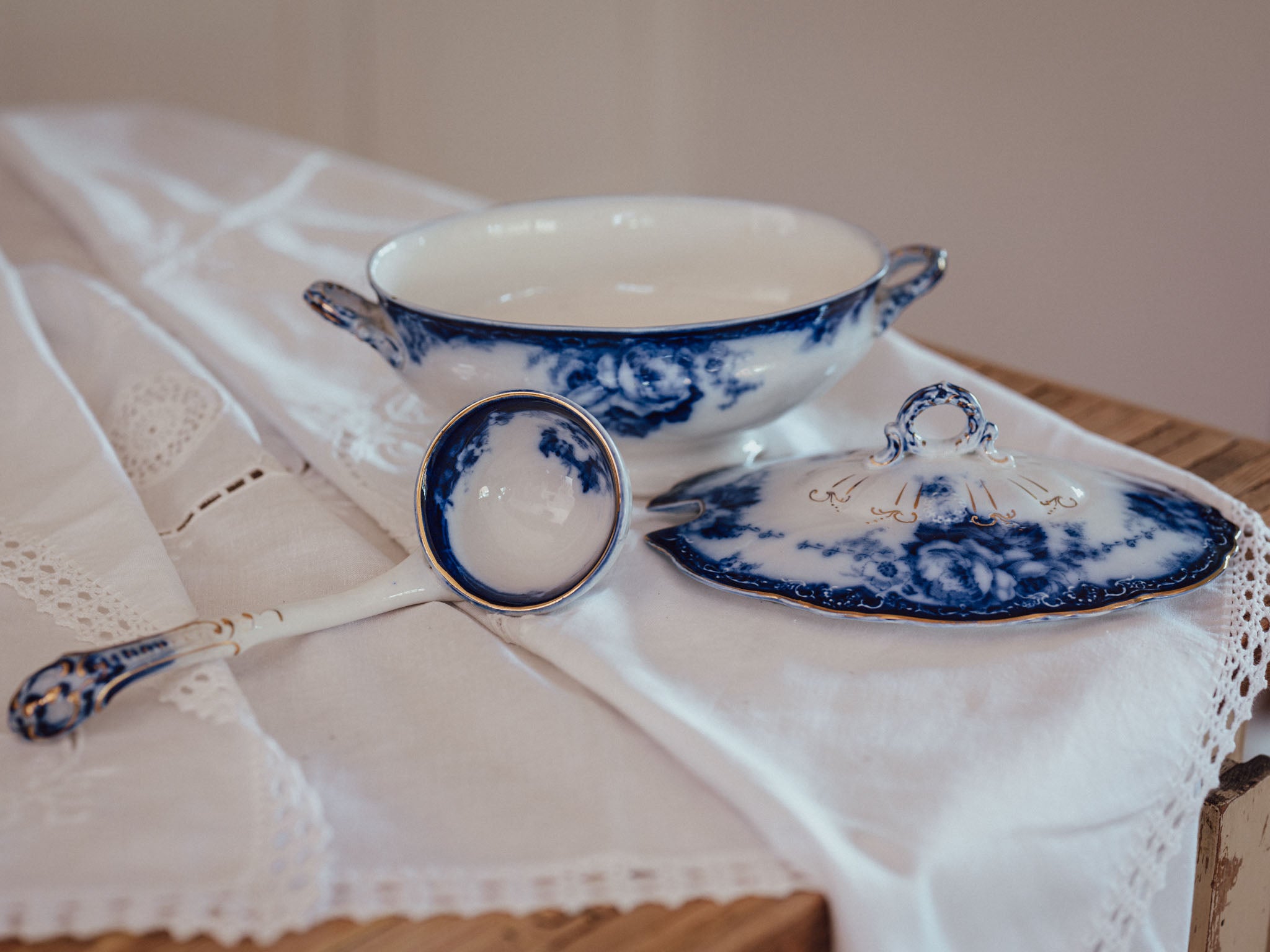 Antique Alfred Meakin "Ovando" Flow Blue Tureen & Ladle
