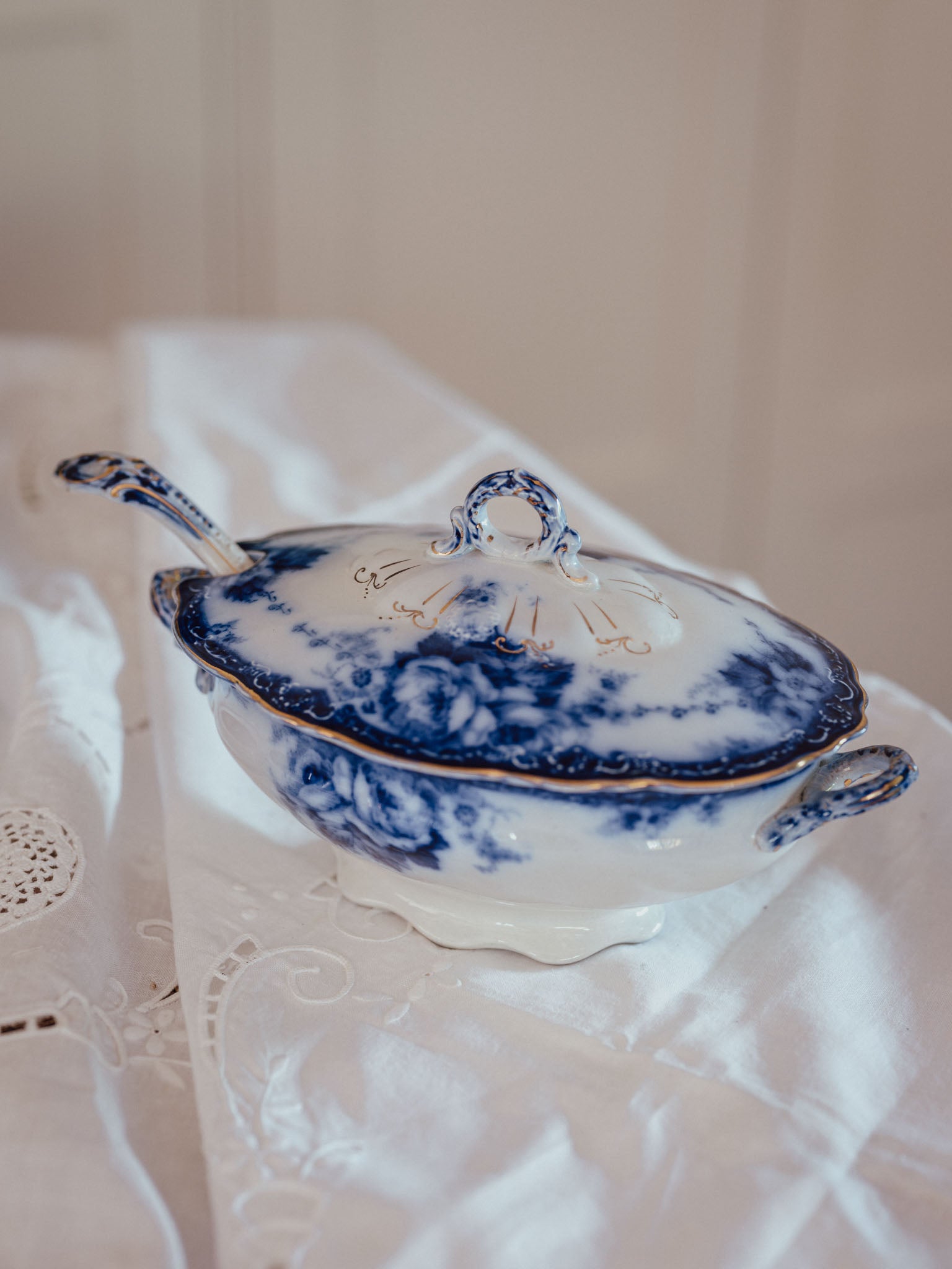 Antique Alfred Meakin "Ovando" Flow Blue Tureen & Ladle