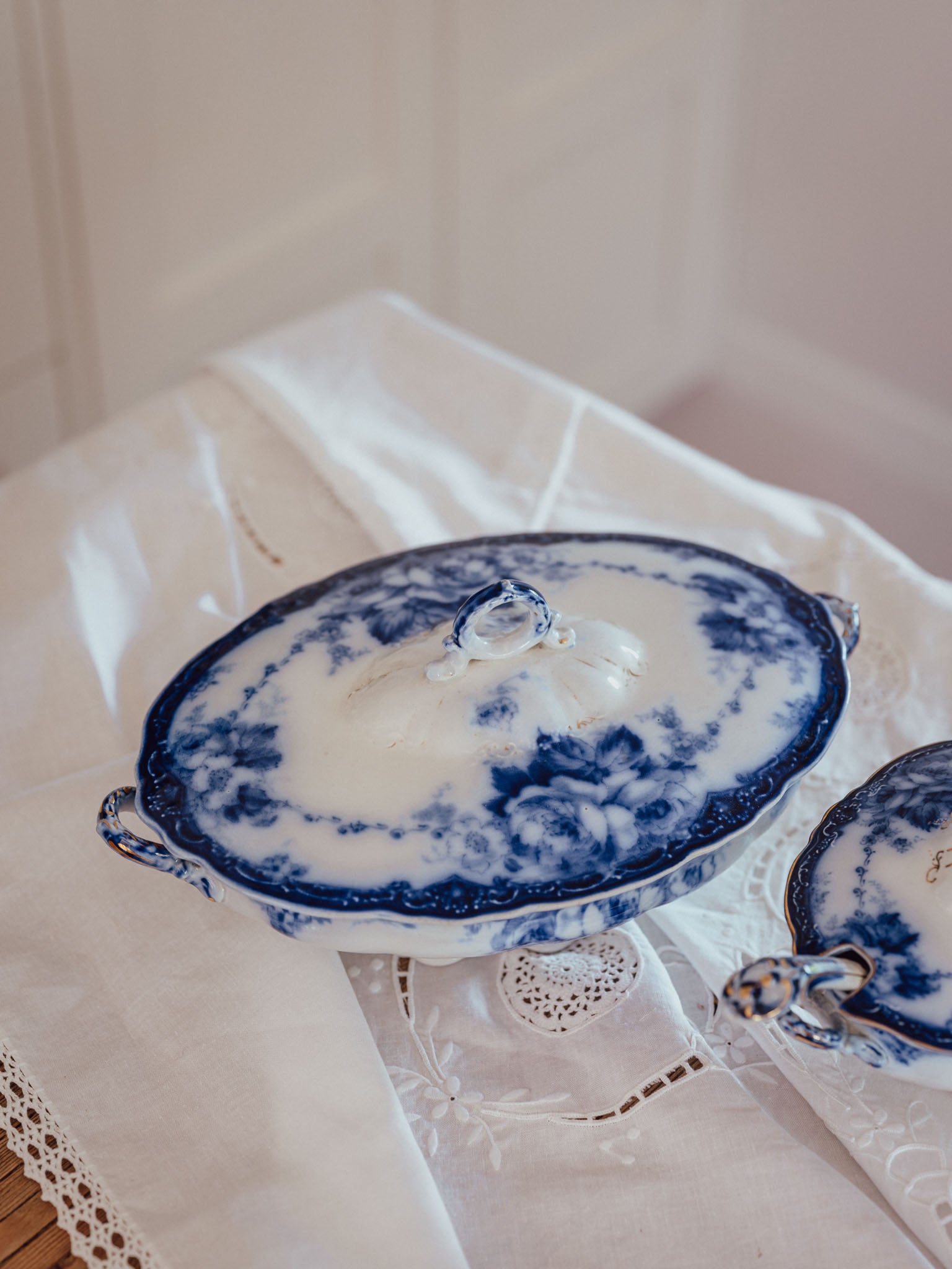 Large Antique Alfred Meakin "Ovando" Flow Blue Vegetable Tureen