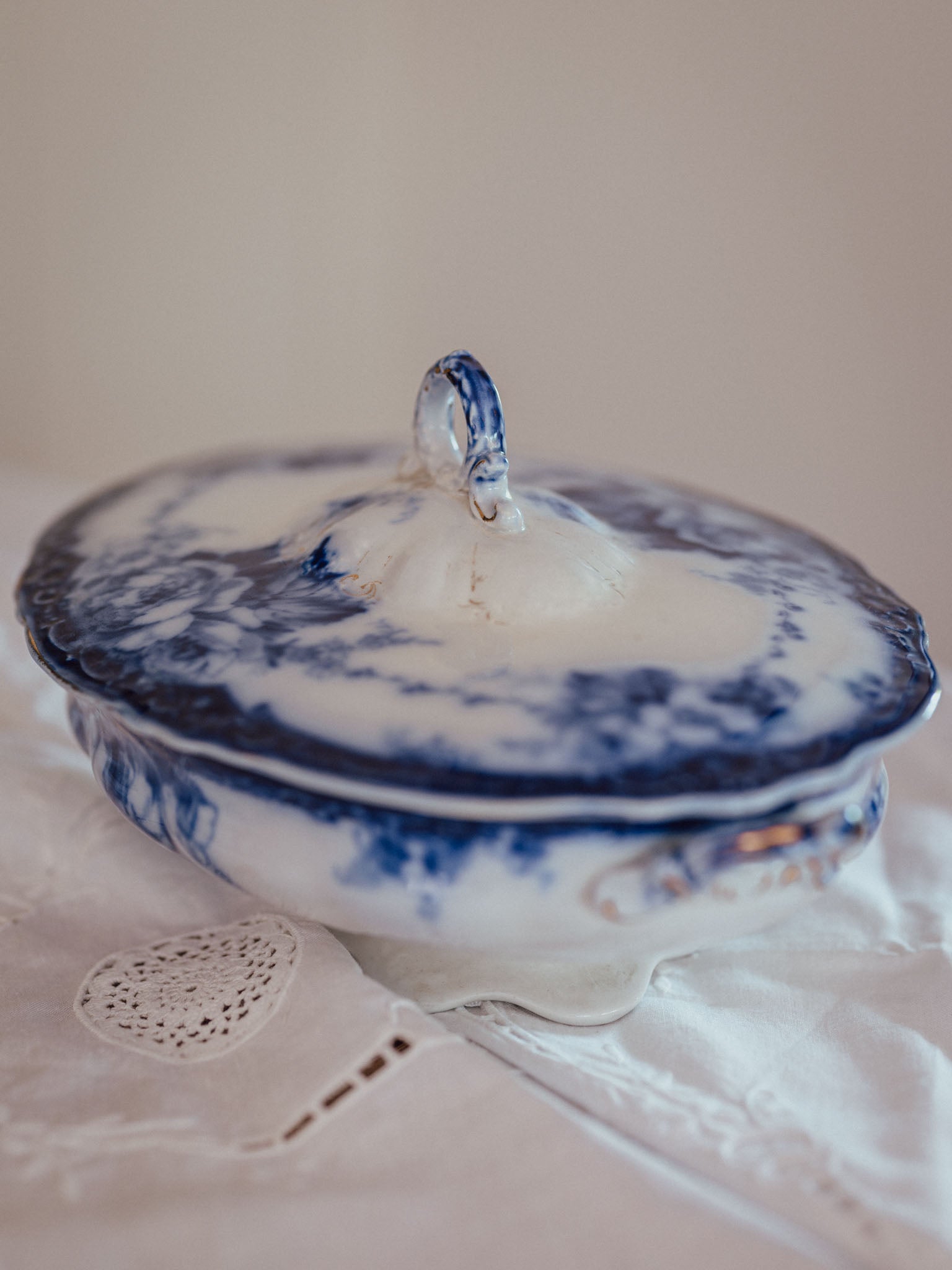 Large Antique Alfred Meakin "Ovando" Flow Blue Vegetable Tureen