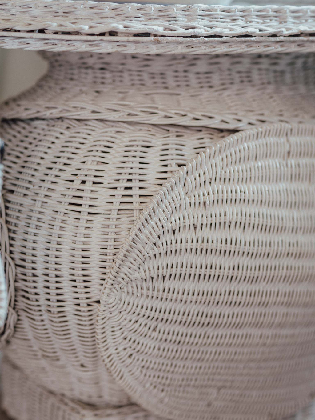 Rare Vintage White Wicker Swan Plant Stand / Side Table