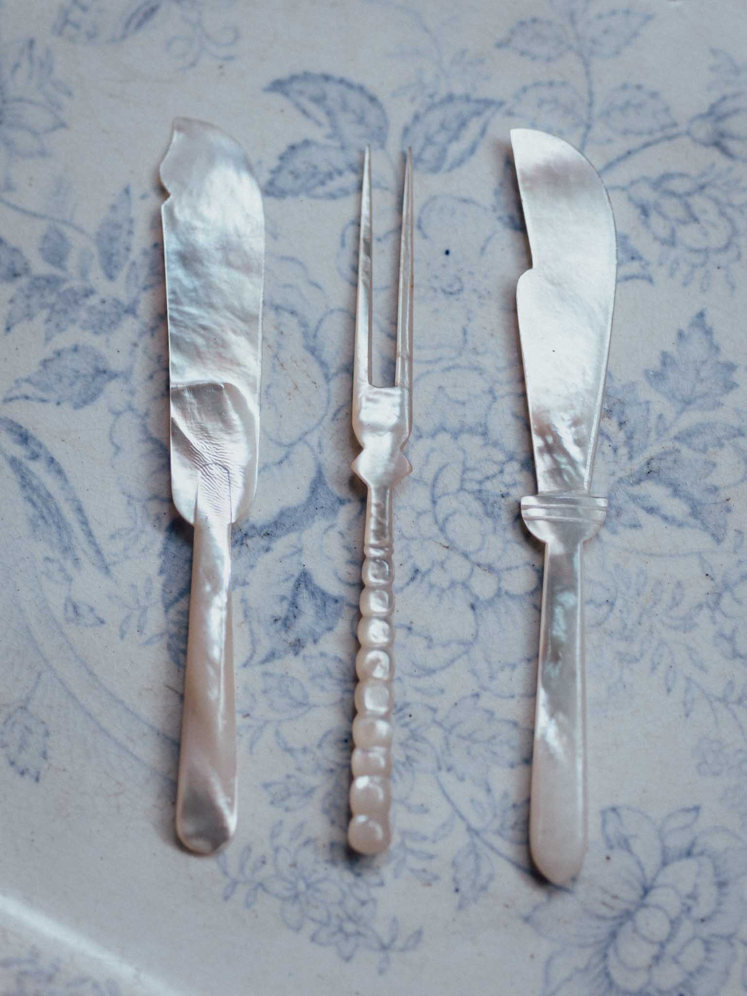 Victorian Mother-of-Pearl Fruit Knives and Fork