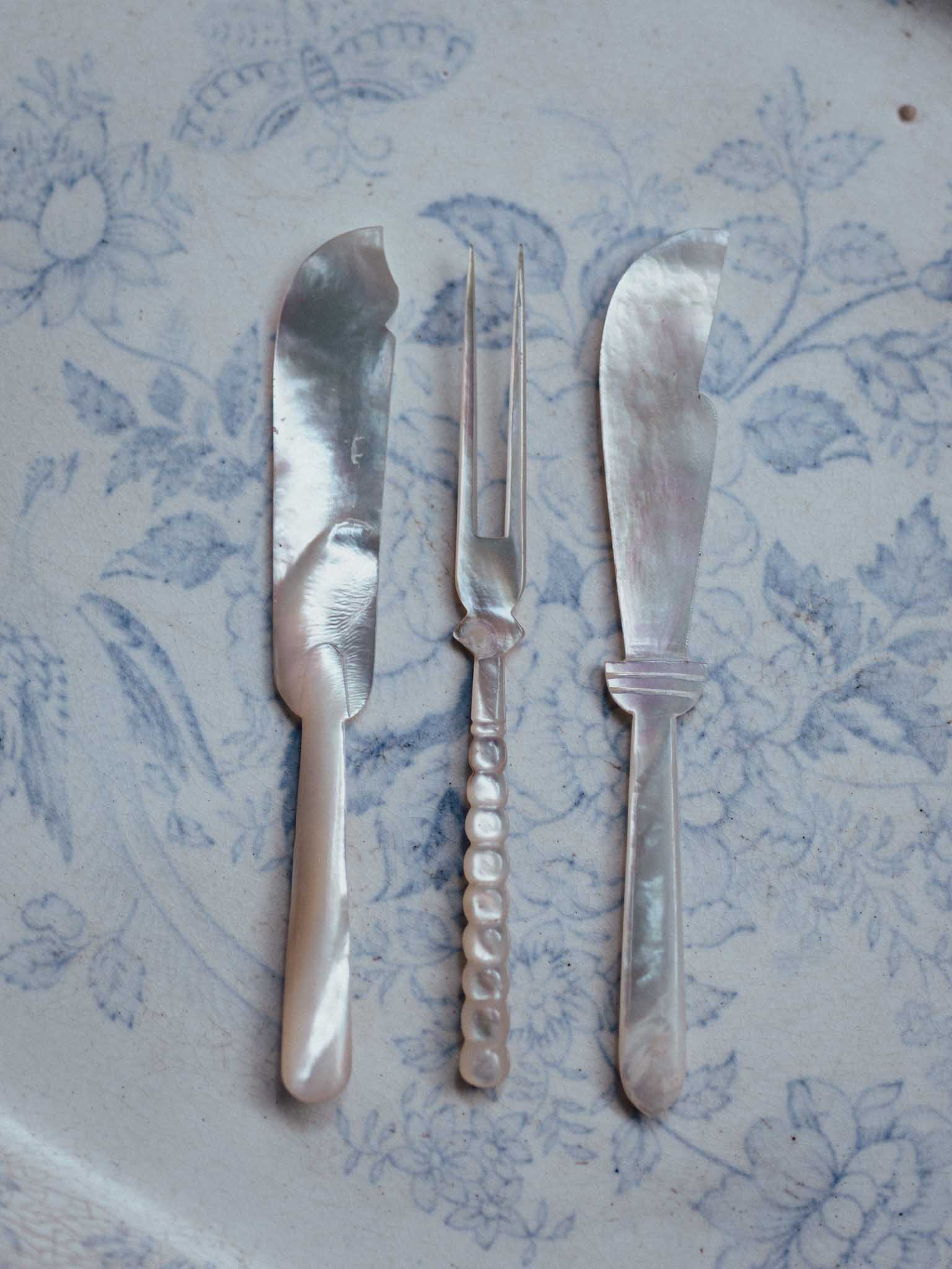 Victorian Mother-of-Pearl Fruit Knives and Fork