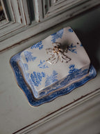 Bridgwood England Blue Willow Butter Dish with Gilt Lotus Finial