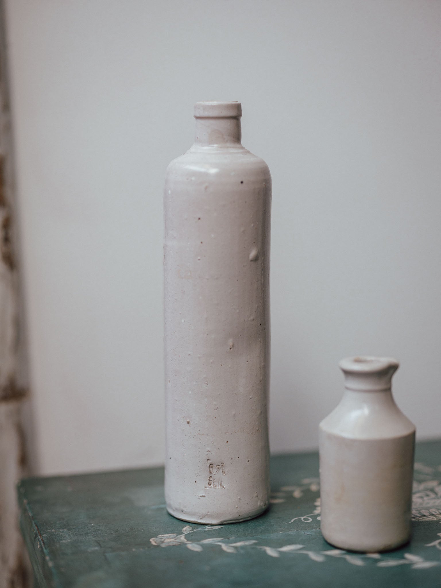 Antique Stoneware Bottle White Salt Glaze 0.7L