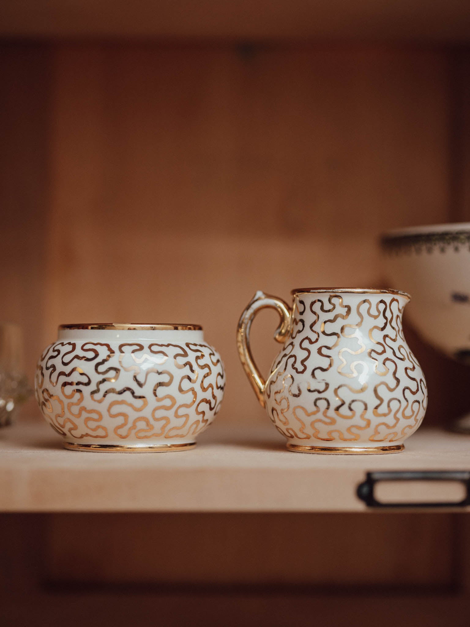 Sadler Gold Scrollwork Jug and Bowl