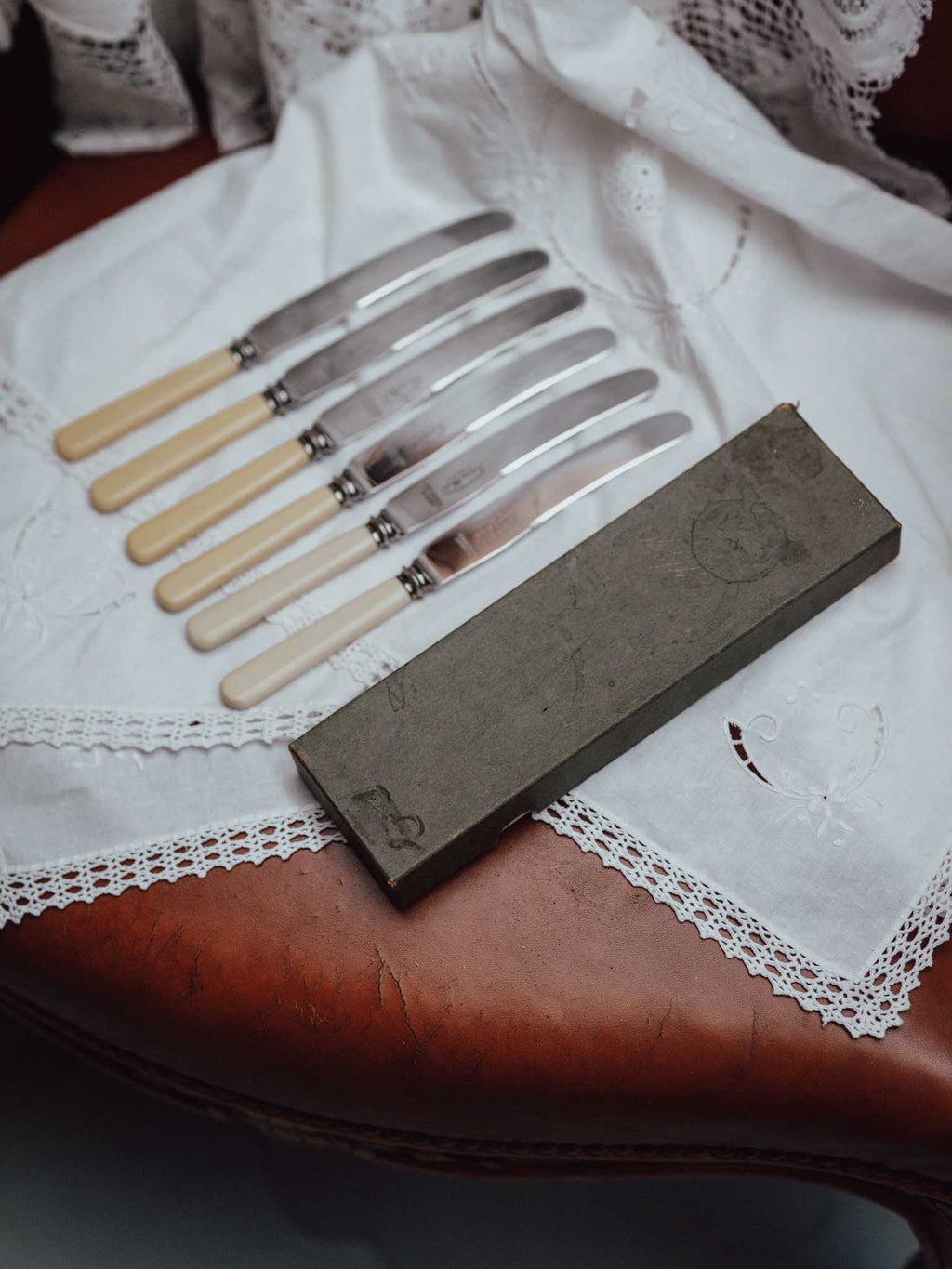 Edwin Dale Sheffield England Faux Bone Knives Set of 6