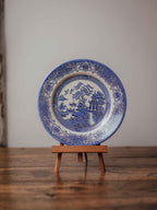 Willow Pattern Plate with Scale Border