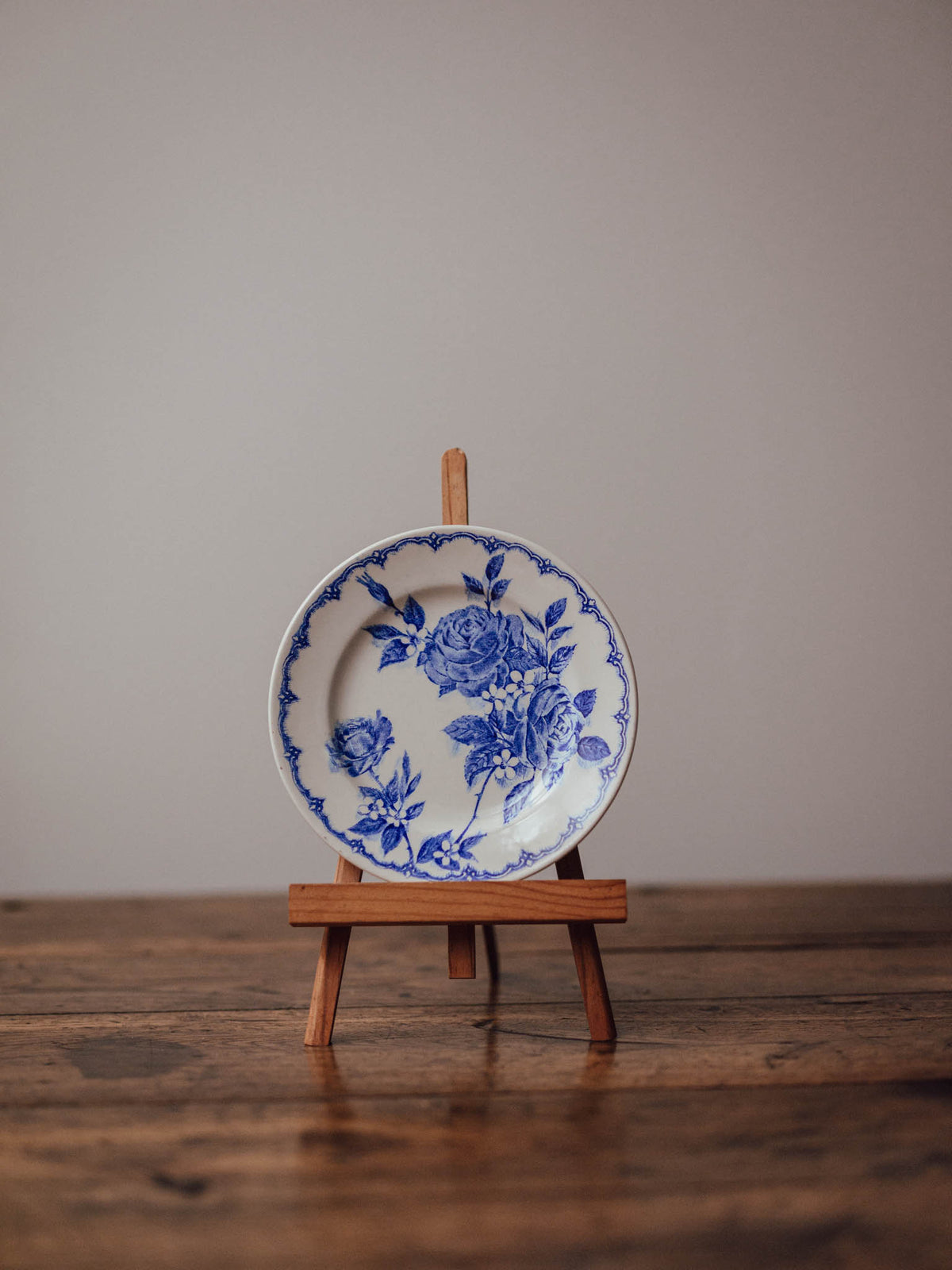 Broadhurst Victoria Blue Rose Plate