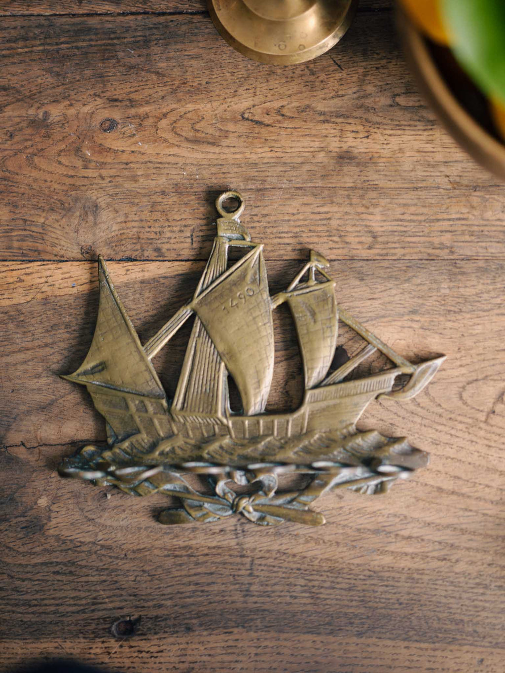 Vintage Brass Pipe Rack – Nautical Galleon Design (1490 Ship)