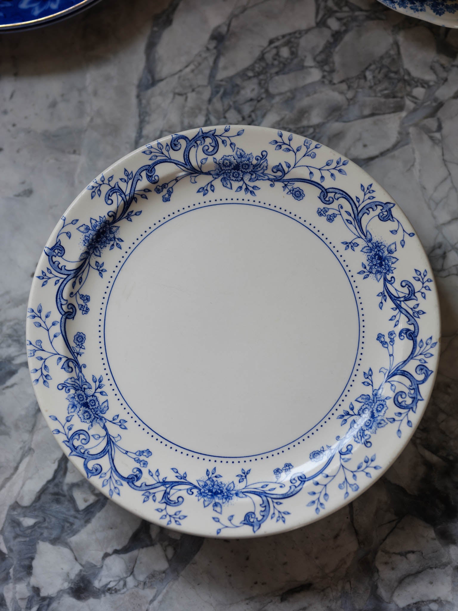 Crown Lynn Blue & White Plates – Vintage New Zealand Tableware Set
