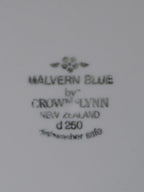 Crown Lynn Blue & White Plates – Vintage New Zealand Tableware Set of 5