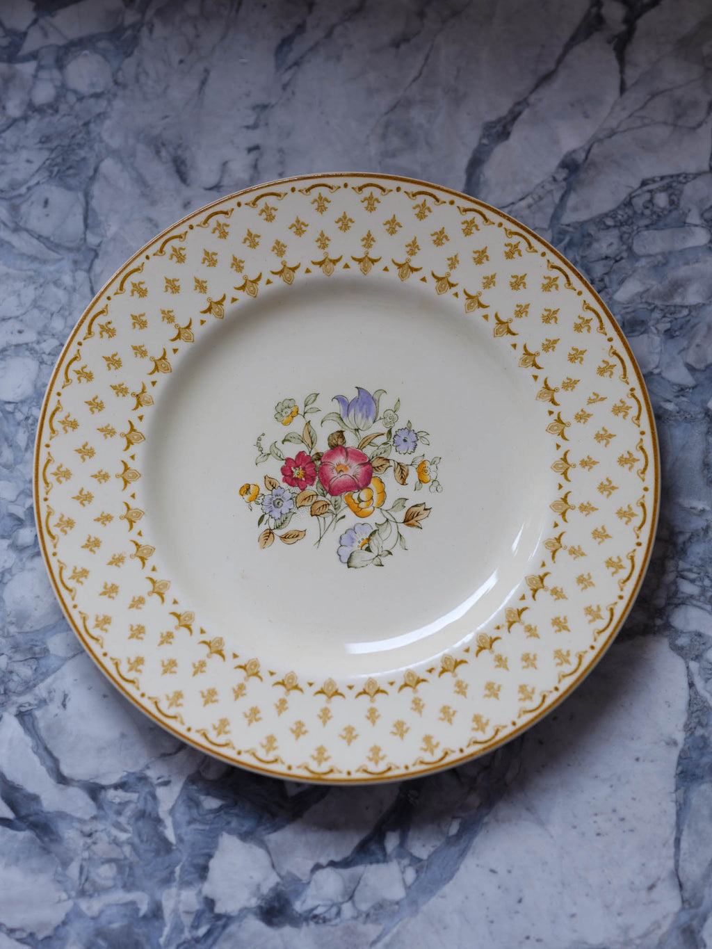 Wood & Sons The Marion Plates – Vintage English China with Floral Centre & Fleur de Lis (Set of 2)