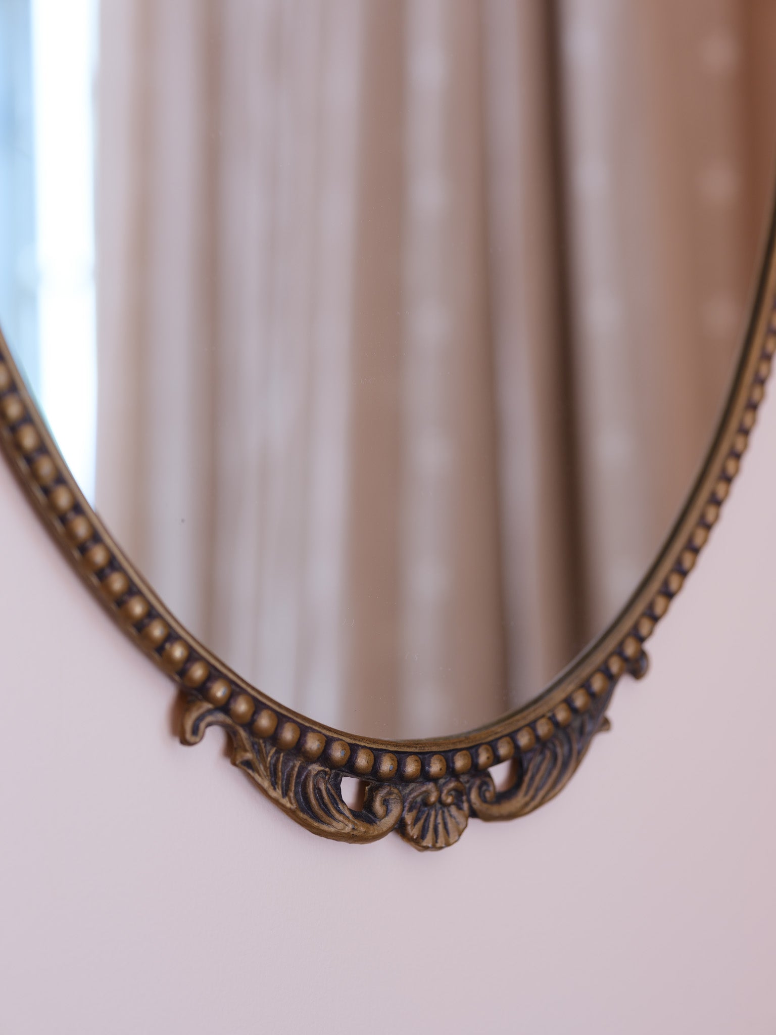 Vintage Oval Mirror with Decorative Bow Frame