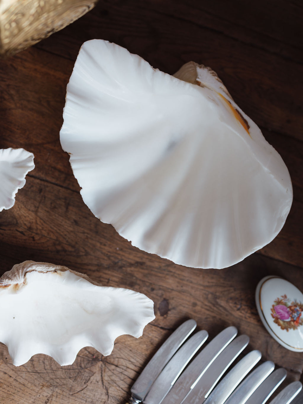 Vintage Natural Clamshell - Large