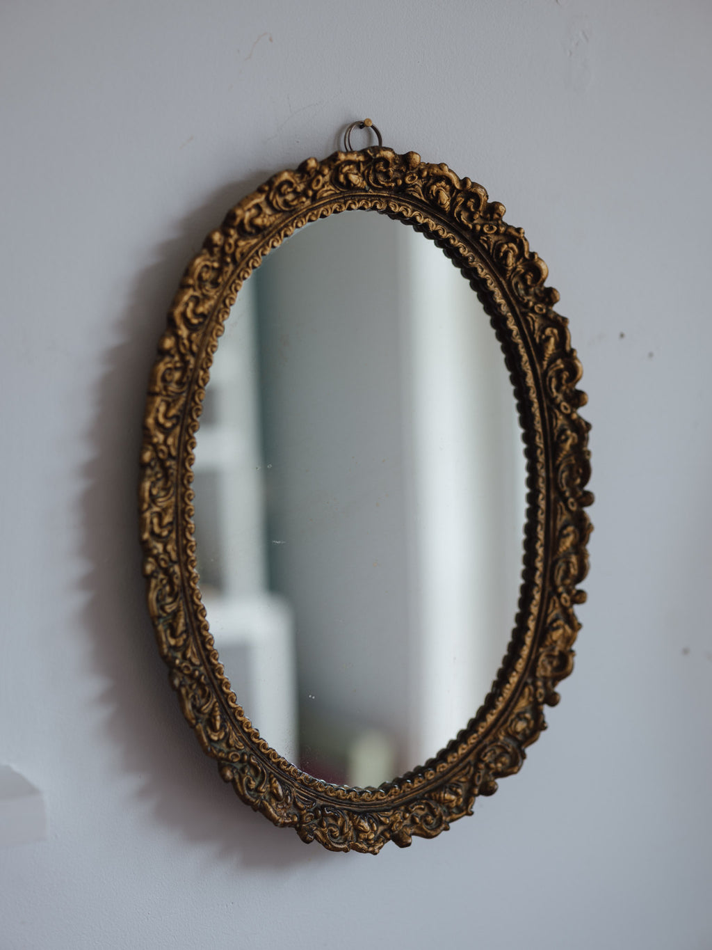 Vintage mirror with shell relief