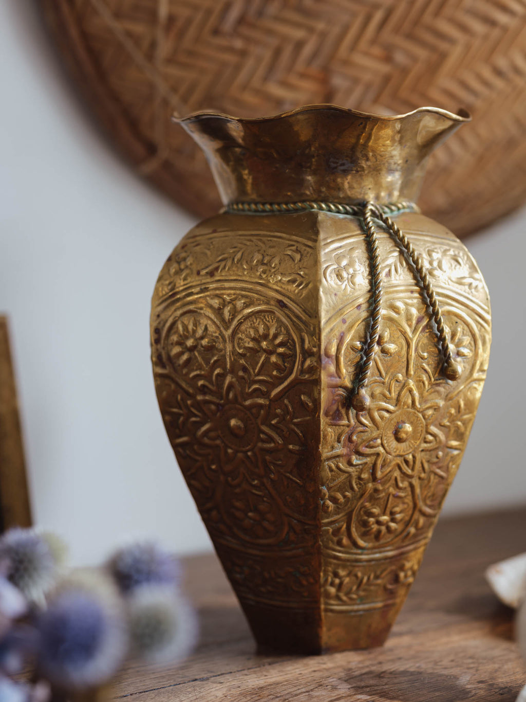 Large brass bow 'dry' vase