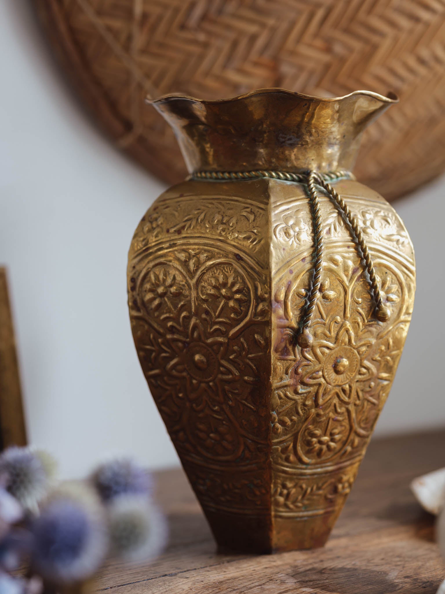 Large brass bow 'dry' vase