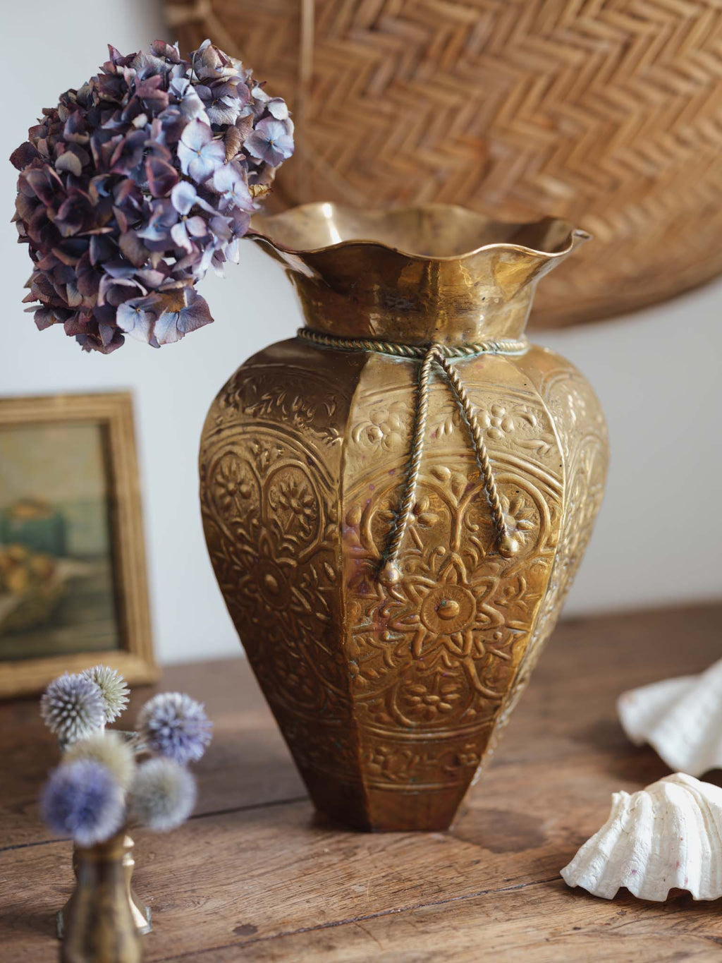 Large brass bow 'dry' vase