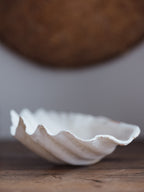 Vintage Natural Clamshell - Large