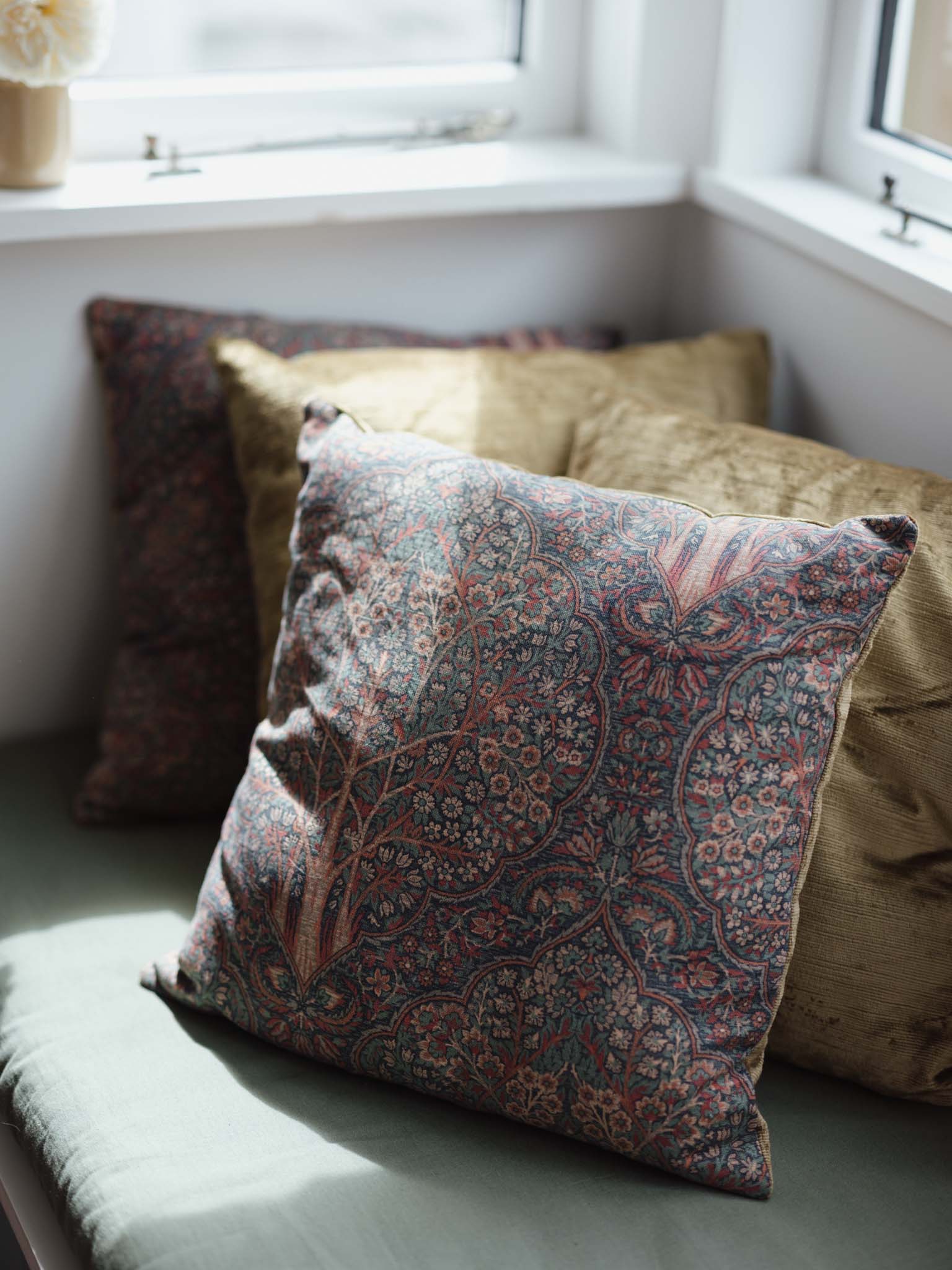 Sanderson “Isfahan” Linen Throw Cushions