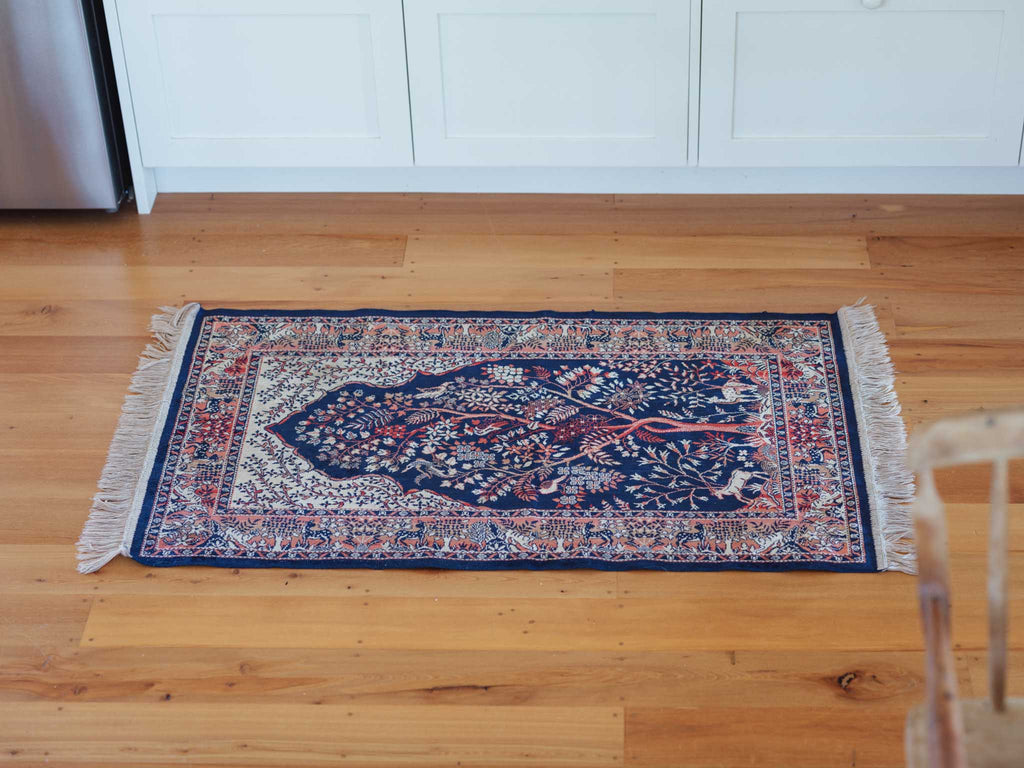 Exquisite rug with deer and birds