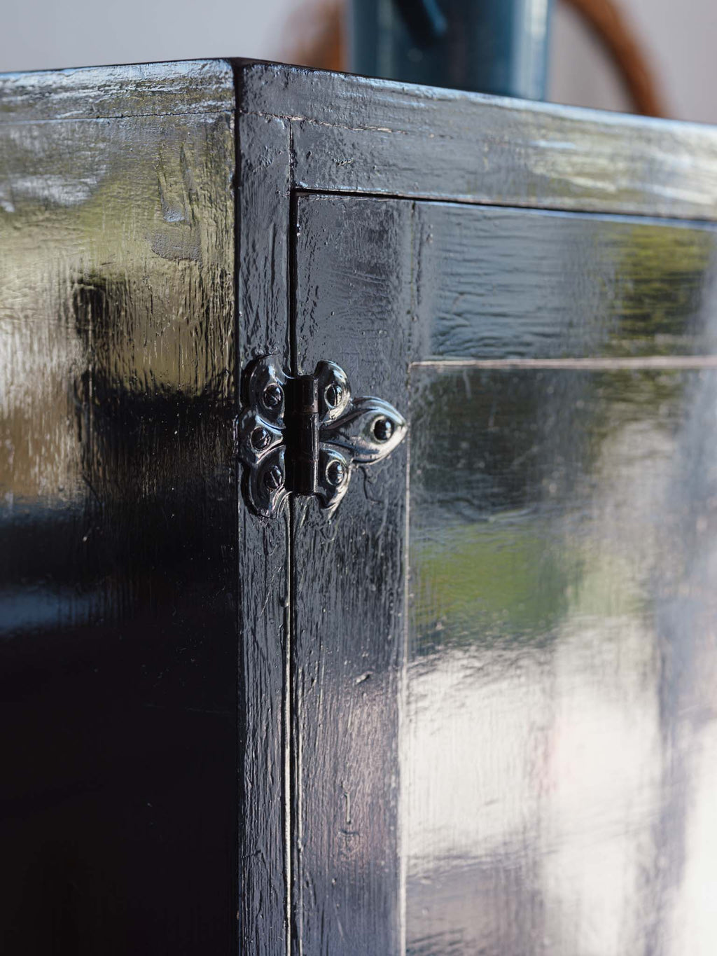 Pair of Lacquered Bedside Tables - Black