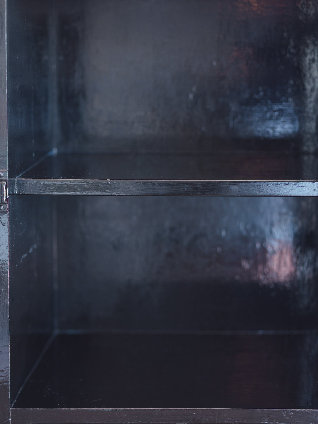 Pair of Lacquered Bedside Tables - Black