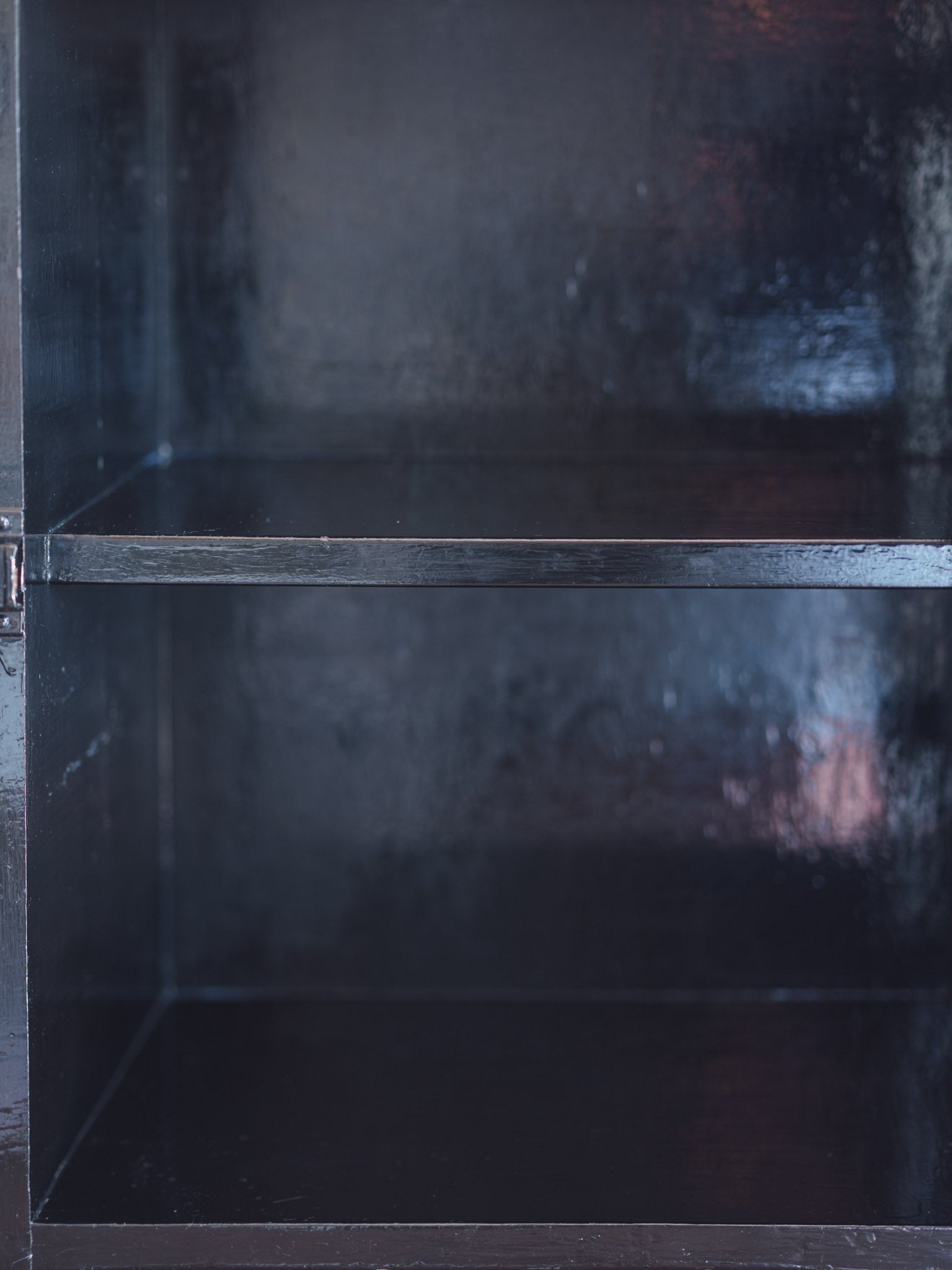 Pair of Lacquered Bedside Tables - Black