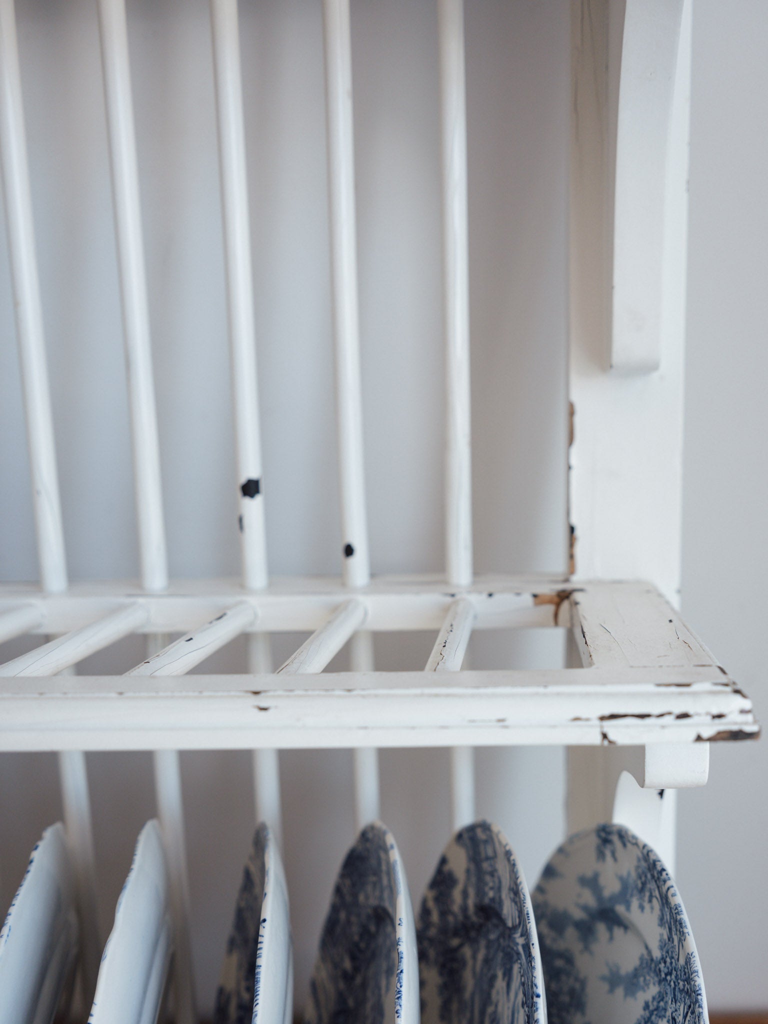 Plate Rack with Hooks - Distressed White
