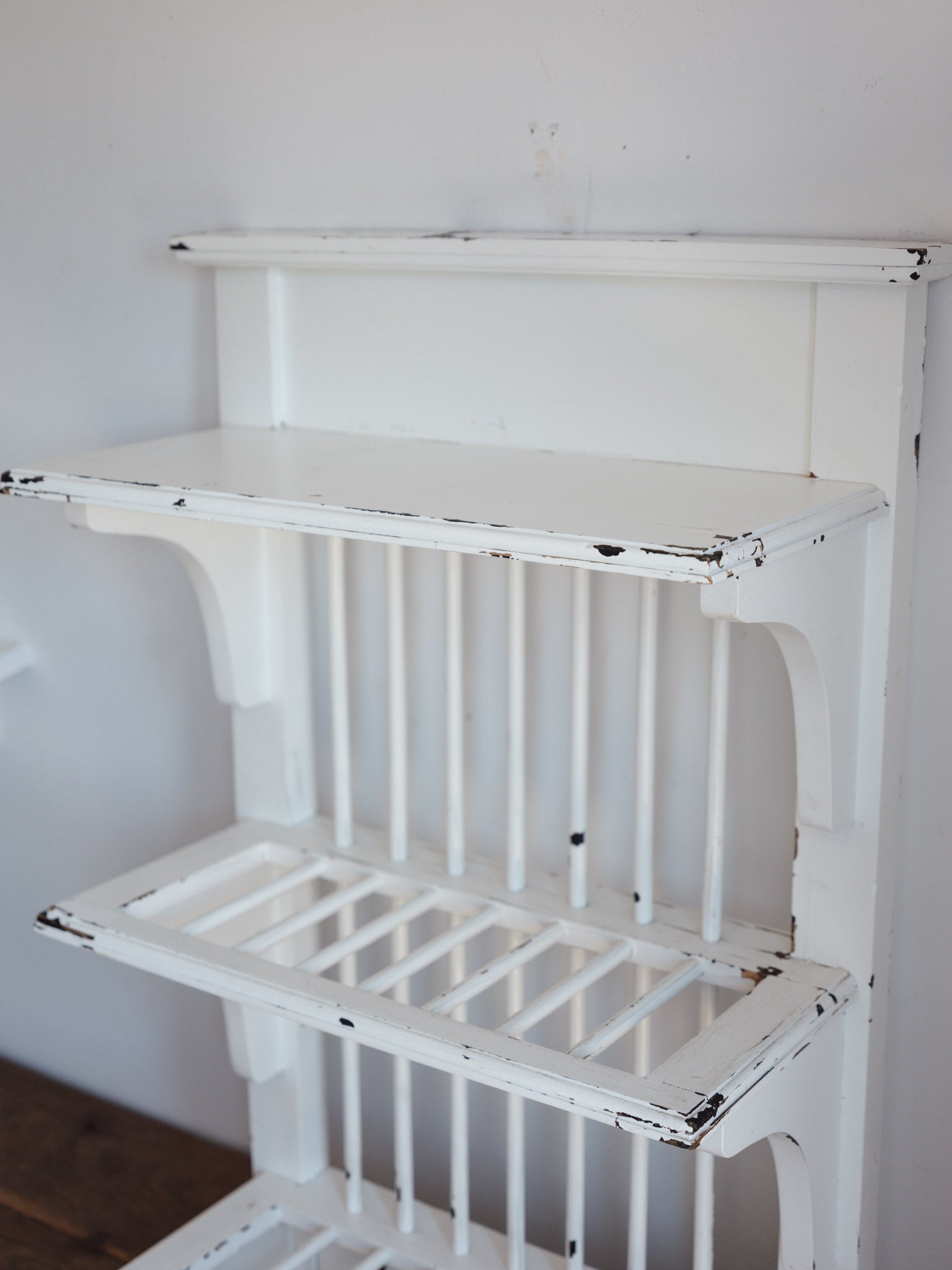 Plate Rack with Hooks - Distressed White