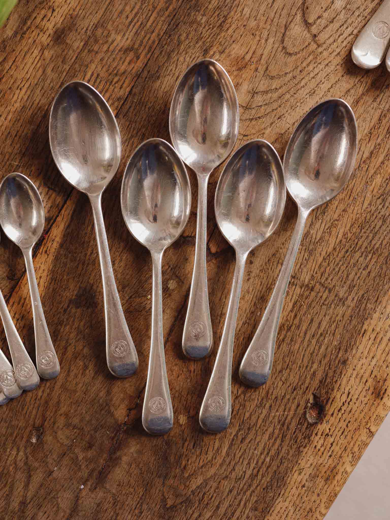 Masonic Hall Nelson Silver Plated Cutlery Set (16 Pieces)