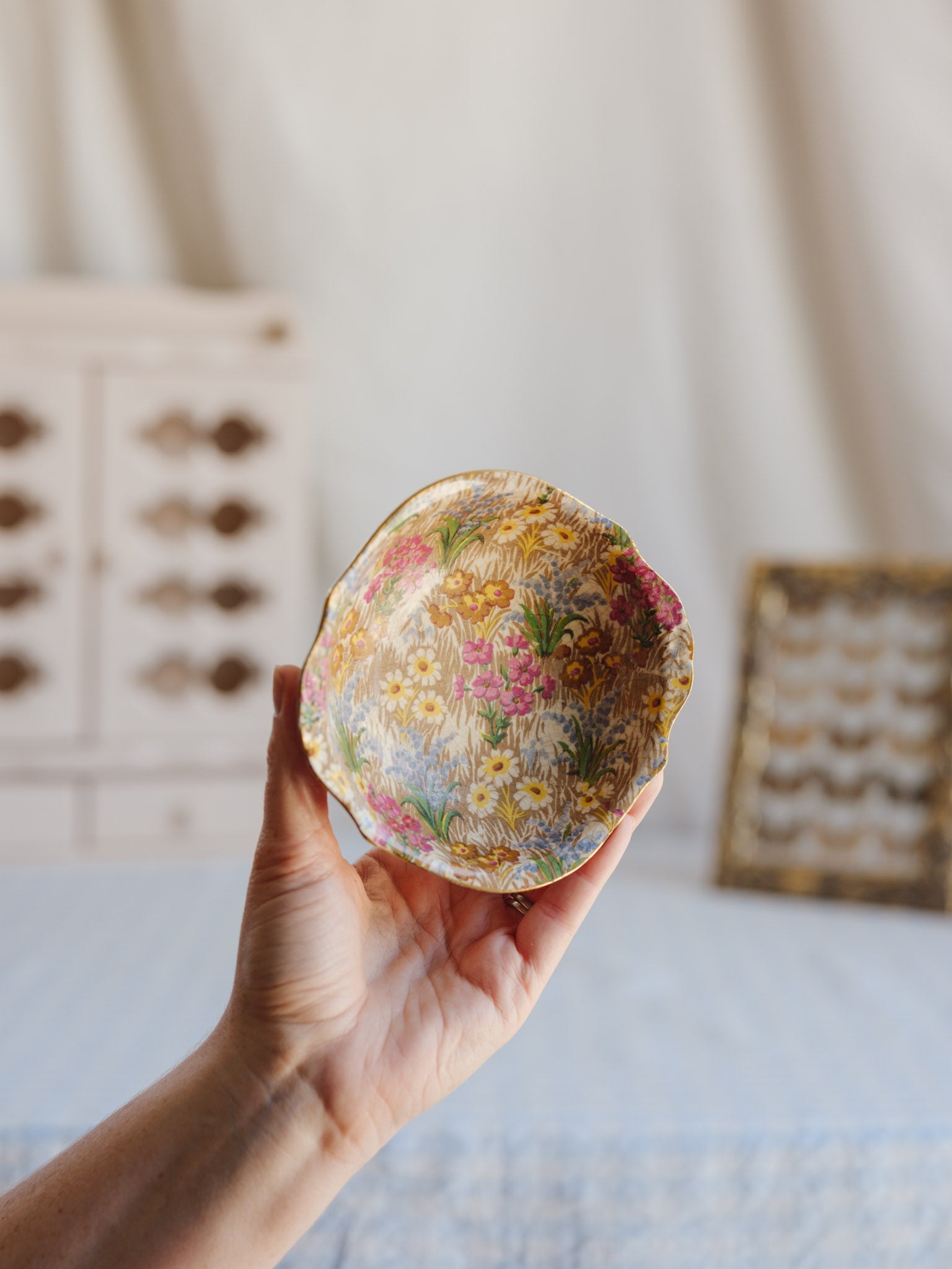 Royal Winton 'Marguerite' Chintz Bowl