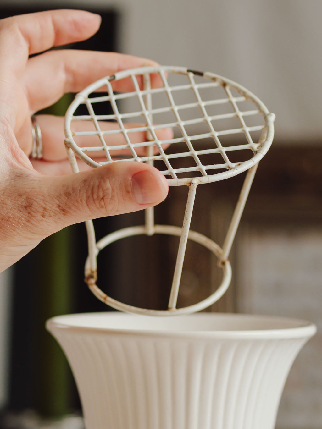 Vintage Wedgwood Ribbed Vase w Original Flower Frog Insert