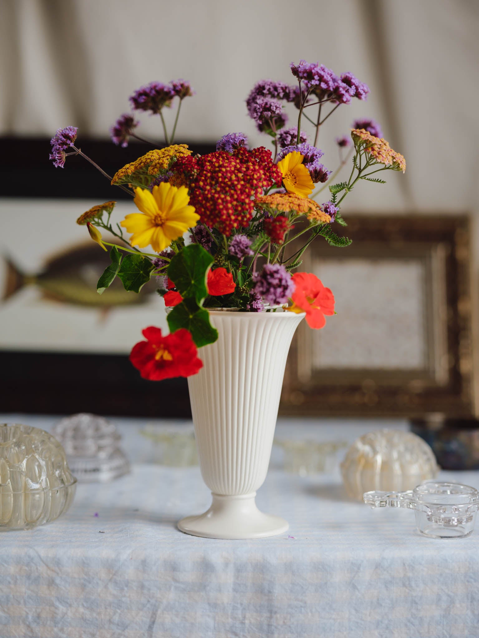 Vintage Wedgwood Ribbed Vase w Original Flower Frog Insert