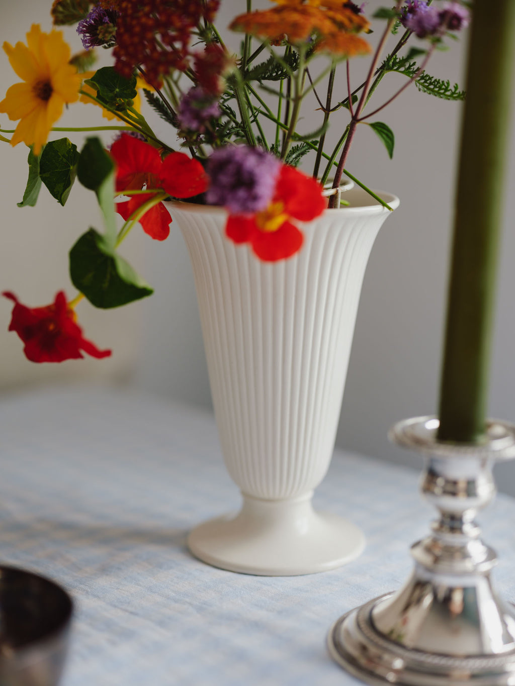 Vintage Wedgwood Ribbed Vase w Original Flower Frog Insert