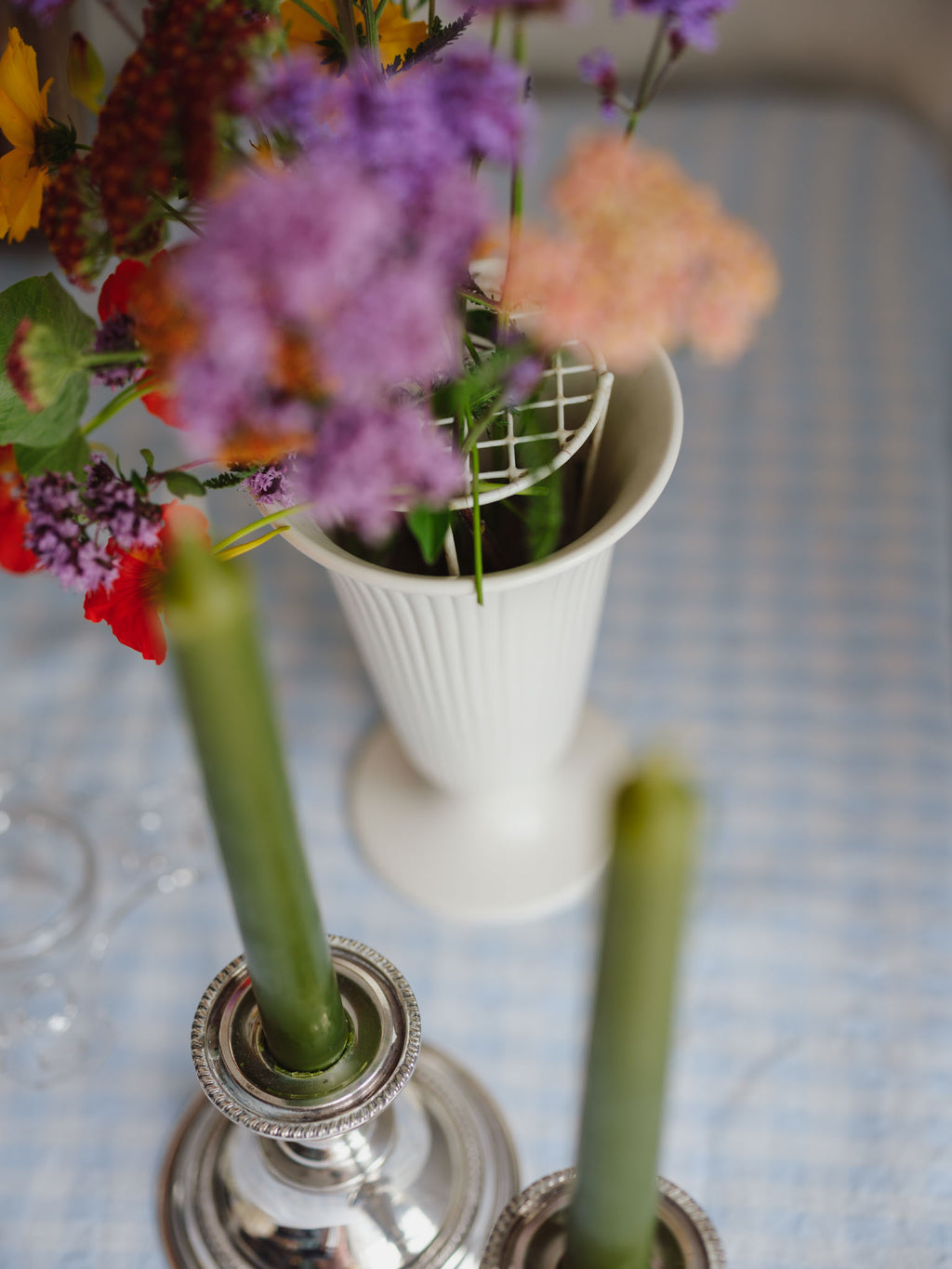 Vintage Wedgwood Ribbed Vase w Original Flower Frog Insert