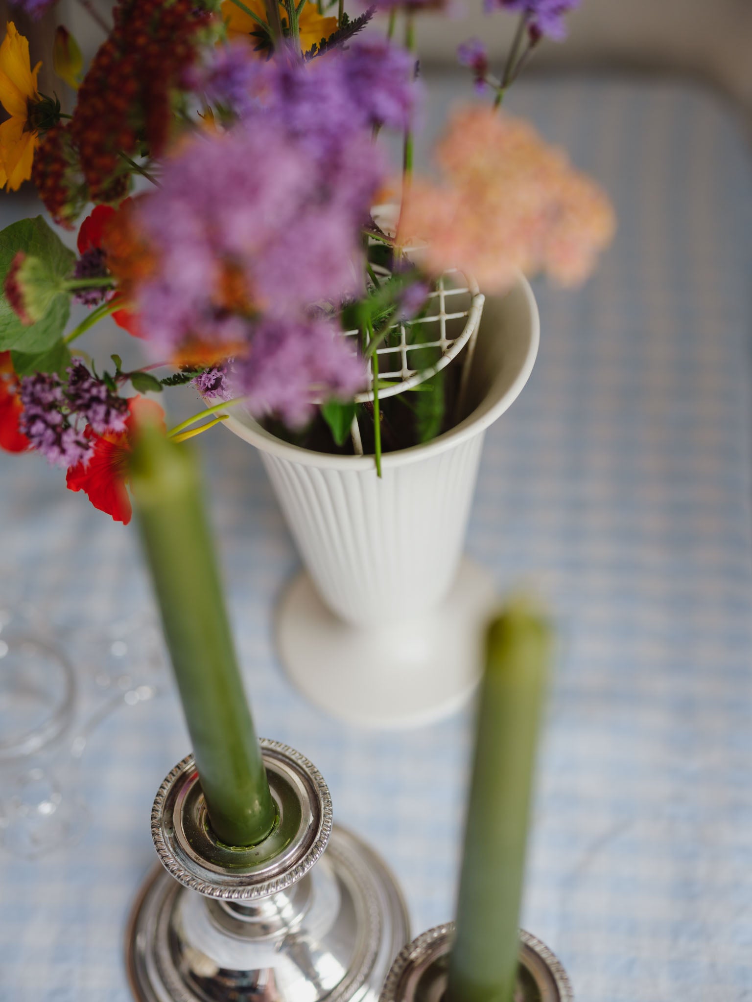 Vintage Wedgwood Ribbed Vase w Original Flower Frog Insert